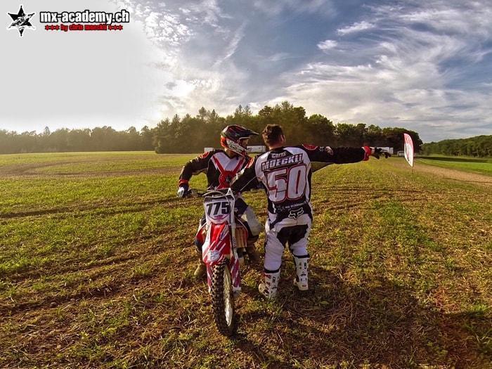 Motocross Training - MX Training auf dem Acker auch für Profis