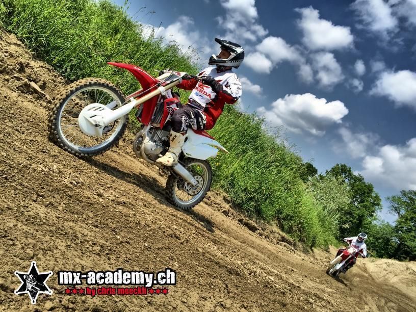 Geburtstagsgeschenk Schweiz Motocross fahren und sämtliches Material mieten